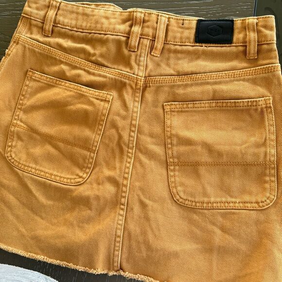 RVCA ROWDY 100% Cotton Light Orange/Tan Zip Up Skirt Raw Hem Women’s Size 27 - Picture 9 of 9